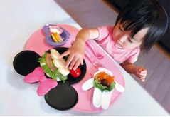 又一款寶寶神器出爐了！【一體式硅膠餐盤】